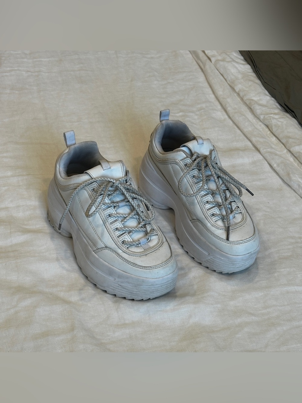 White platform sneakers size 7